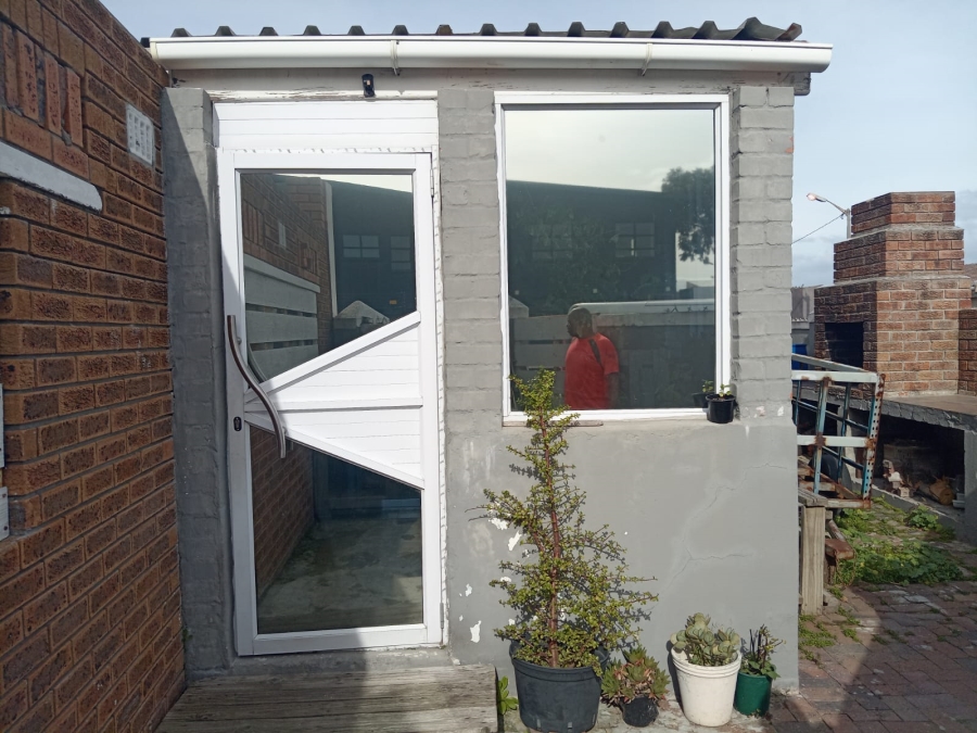 4 Bedroom Property for Sale in Westridge Western Cape